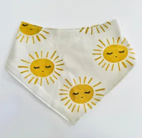 Eddie & Bee organic cotton Baby Dribble bib  in oat "Sunshine" print.