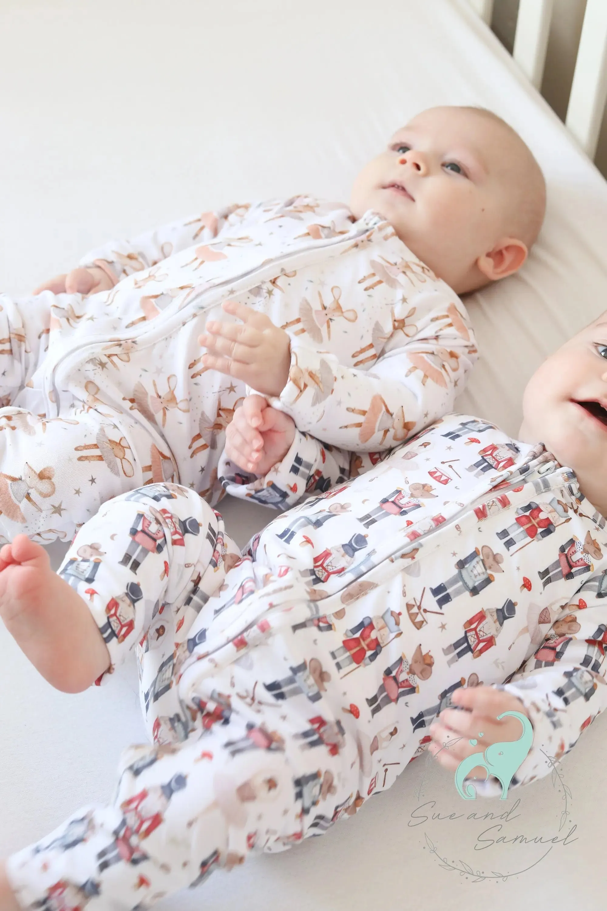 Nutcracker zip-up sleepsuit  (Organic)
